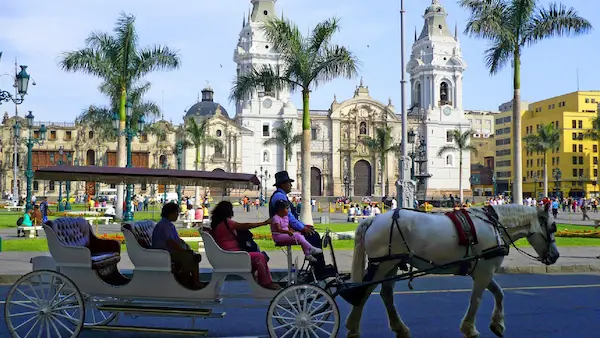 Late morning, center of lima 