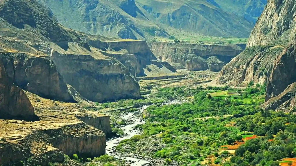 Cotahuasi Canyon Trek