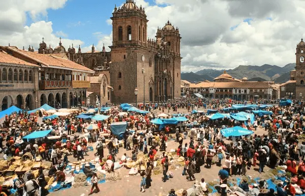 Santurantikuy Christmas market in Plaza de Armas Cusco