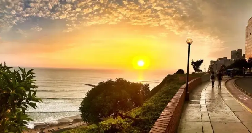 Why travel during summer in Peru?